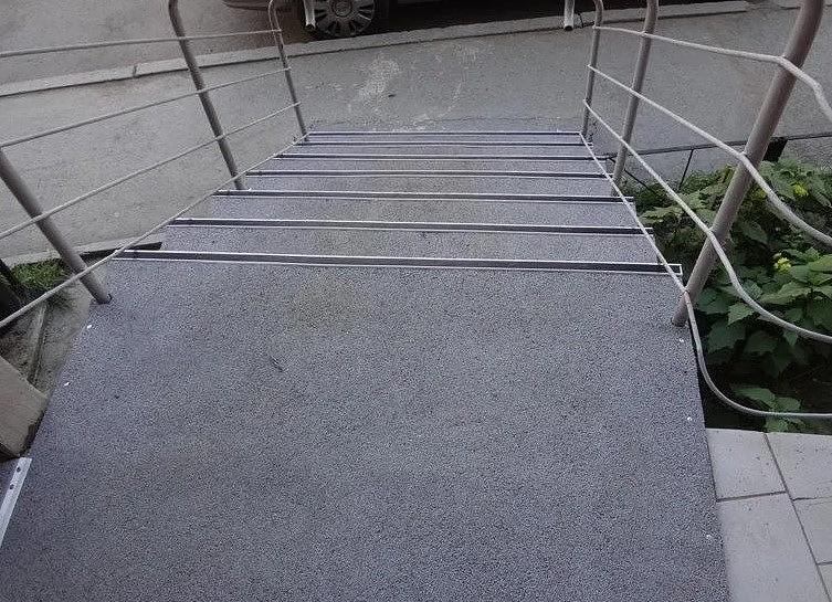 Противоскользящие резиновые покрытия фото 2