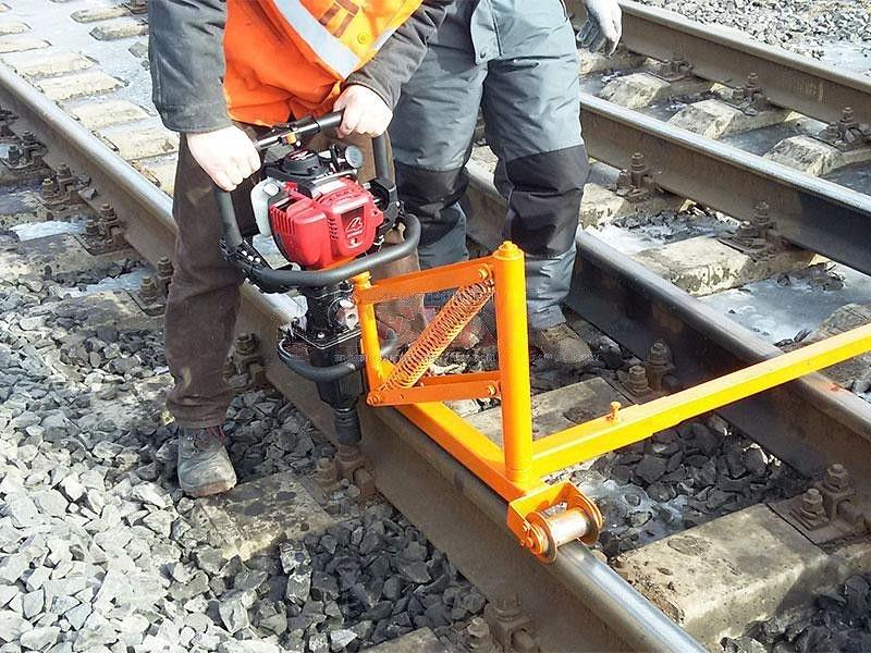 Установка гайковертная путевая с бензиновым двигателем «Богатырь КШГТ-42» фото 4