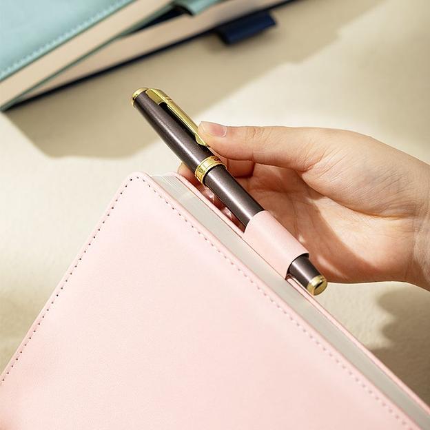 Блокнот Deli LINFINI EN158L A5 210х143мм искусст. кожа 144л линейка твердая обложка ассорти ассорти:син/роз/зел фото 3