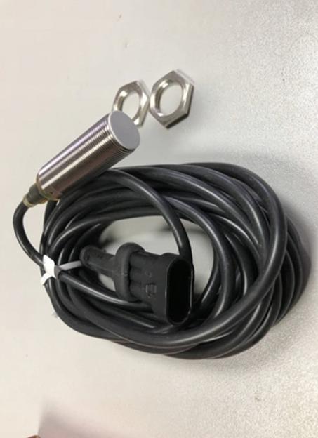 Датчик скорости ARAG индуктивный к расходомеру M18Х1, кабель 5 метров фото 1