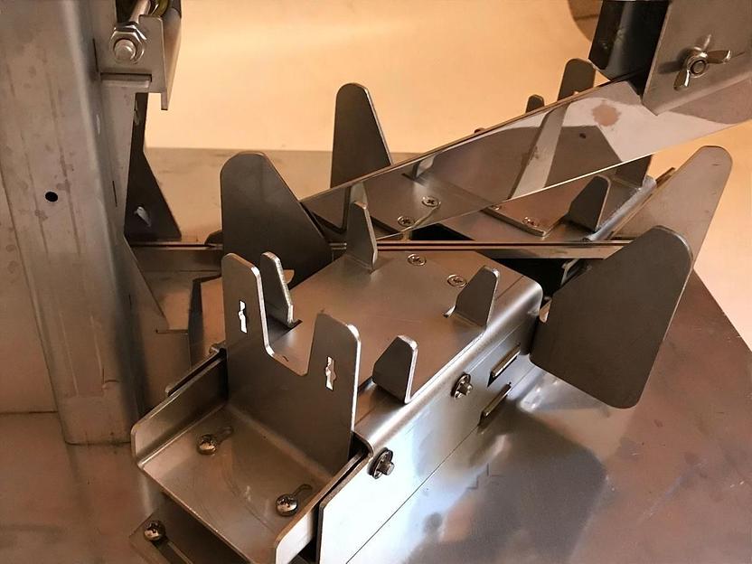 МКС011-01 Станок для нарезки колбасы пополам под углом «Самурай» фото 2