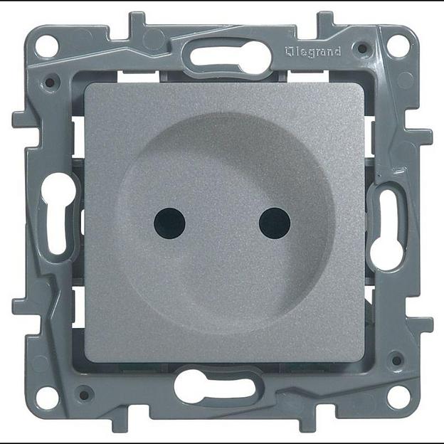 Legrand 672434 Розетка 2К со шторками - немецкий стандарт - винтовые зажимы - 16 А - 250 В~ - Etika - алюминий фото 1