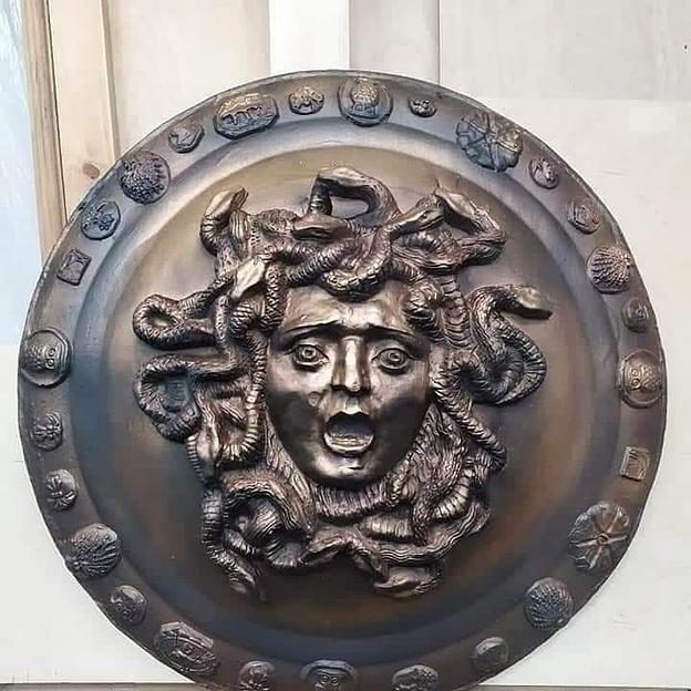 Фигура из стеклопластика «Щиты и малые театральные декорации» фото 1