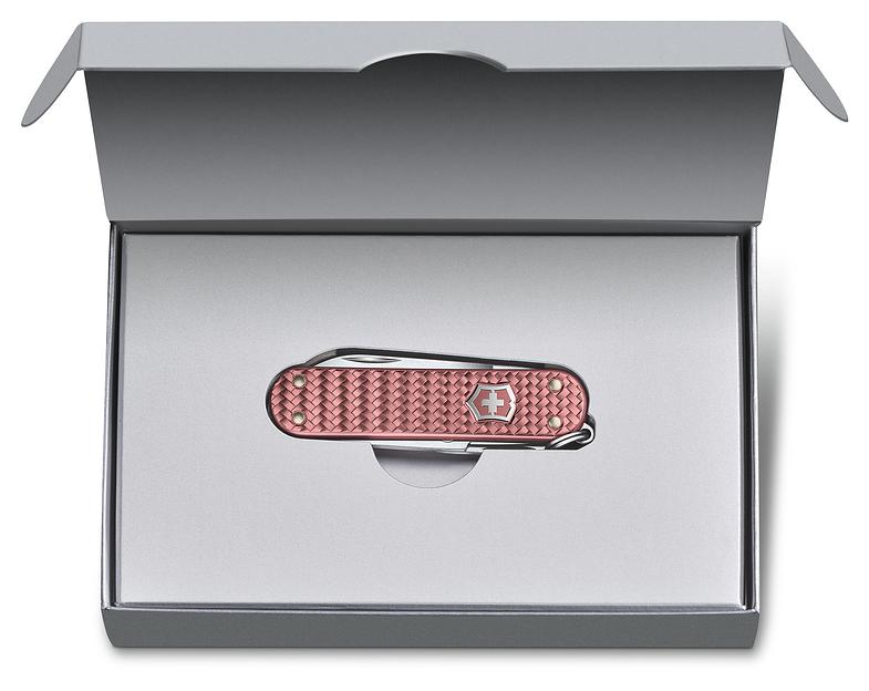 Нож перочинный Victorinox Classic Precious Alox (0.6221.405G) 58мм 5функц. розовый подар.коробка фото 4