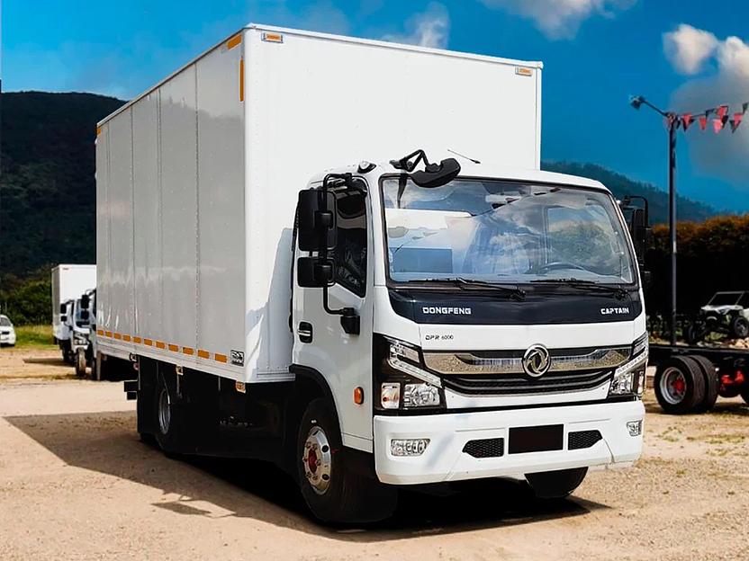 Изотермический фургон на шасси DongFeng C120 белый, дизель, механика, 2023 г фото 1