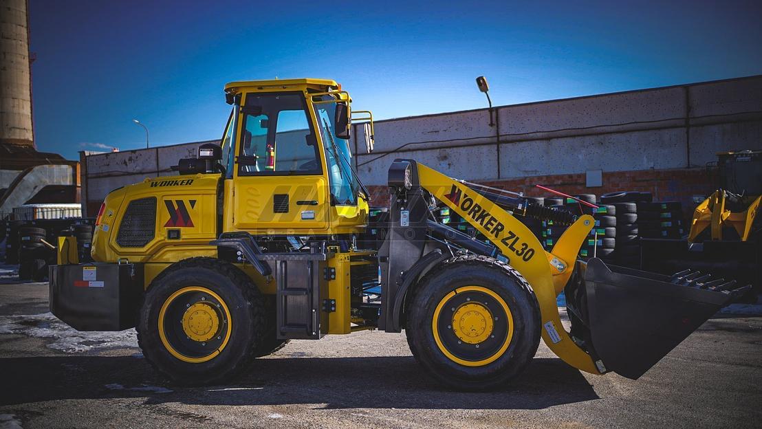 Фронтальный погрузчик «Worker ZL30» с быстросъемной кареткой (стрела 3,8 м) фото 1