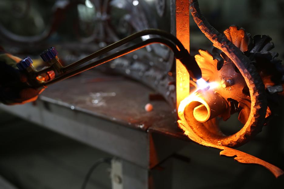 Изготовление кованых скамеек ОПТ  фото 1