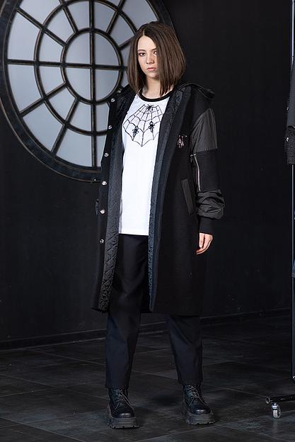 Чёрное пальто-бомбер со съёмным капюшоном для девочки ОПТ фото 6