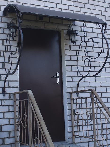 Услуги по изготовлению металлических дверей фото 2