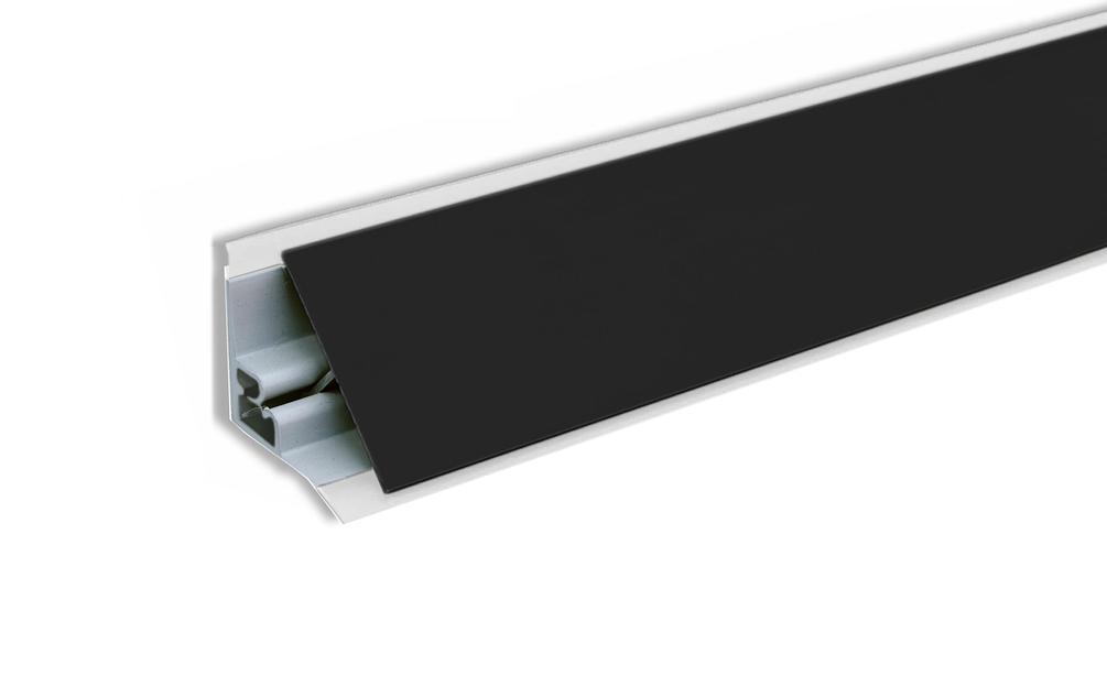 Плинтус алюминиевый треугольный гладкий (ПЛАТО-Ч) - черный, 3м фото 1