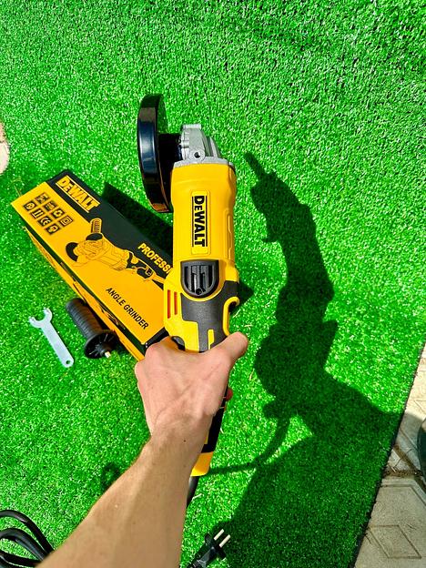 Угловая шлифмашина DeWALT 125мм, 1100w с регулировкой оборотов фото 3