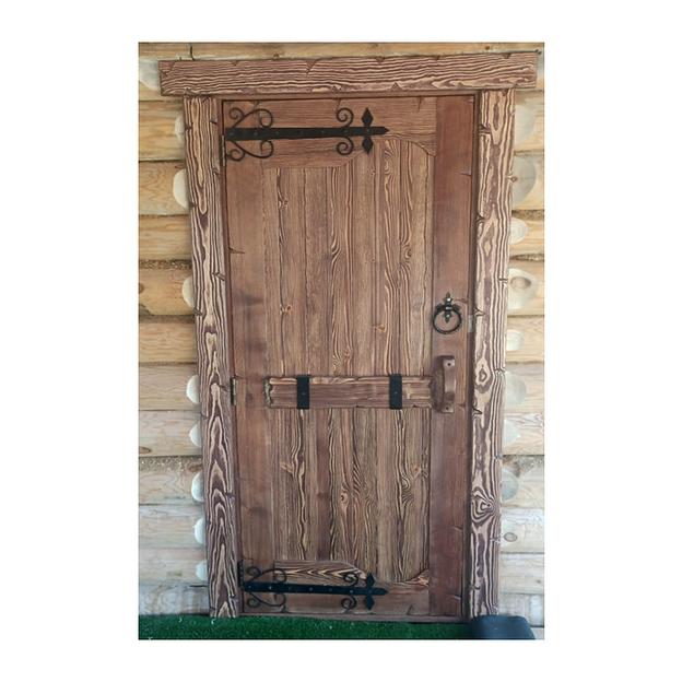 Дверь брашированная из дерева фото 1