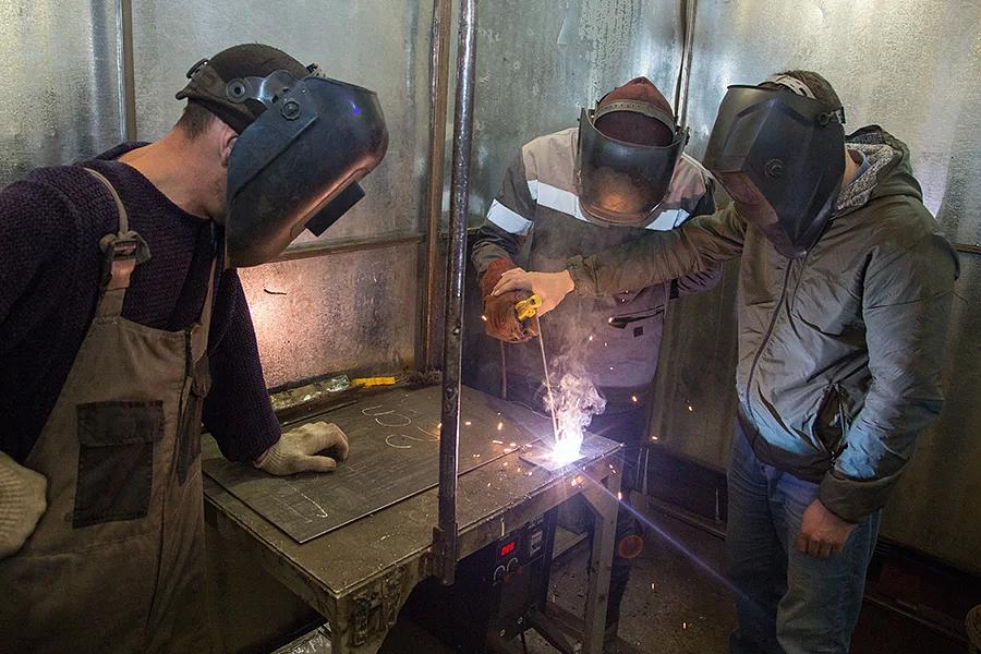 Услуга по предоставлению сварщиков для работ фото 2