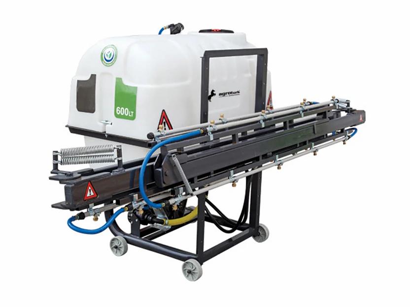 Полевой опрыскиватель 600 литров фото 1