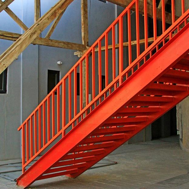 Изготовление и монтаж металлических лестниц фото 9