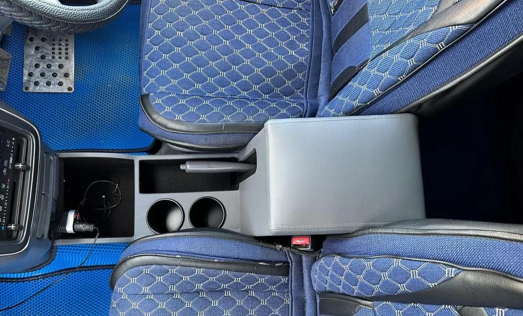 Автомобильный подлокотник для Toyota Ipsum черный ОПТ фото 6