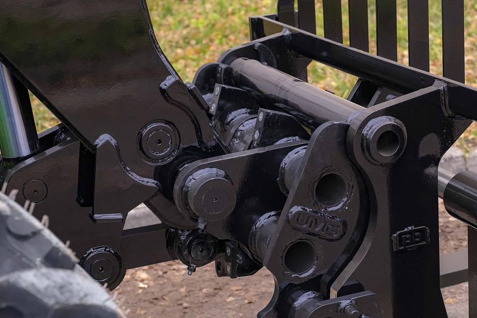 Погрузчик телескопический TLH-4007 AG фото 2