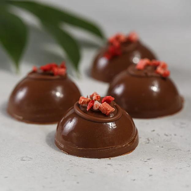 Конфеты Kreola «Трюфель клубника» в молочном шоколаде ручной работы 4 шт, 85 ± 5 г, опт фото 5