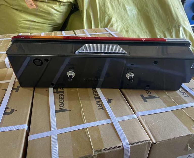 Фонарь задний X3000 левый DZ95189811211 фото 2