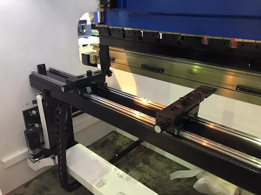 Пресс листогибочный гидравлический c ЧПУ SMD PBA 50-1300 фото 9