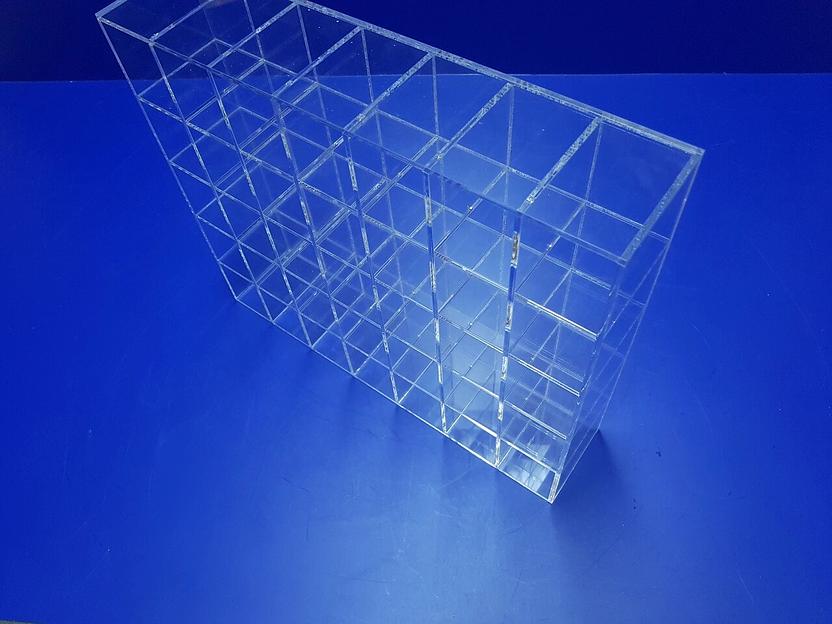 Короб из оргстекла с ячейками 35 ячеек. фото 4