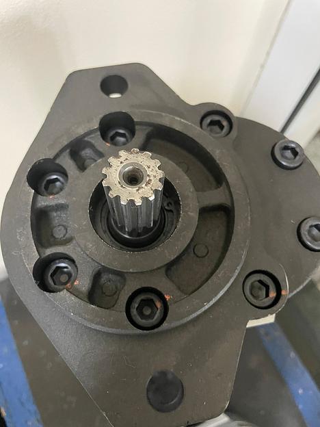 Секционный гидравлический насос GSDM 20/20/10 сс+L фото 2