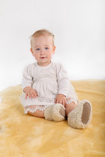 Пинетки для малыша из овчины бежевые, белые, баклажан. фото 4