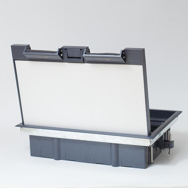 Люк на 8 постов (45х45),металл/ пластик, с пластиковой коробкой, IP40 фото 4