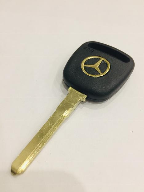 Заготовка автомобильного ключа без чипа С-050 фото 1