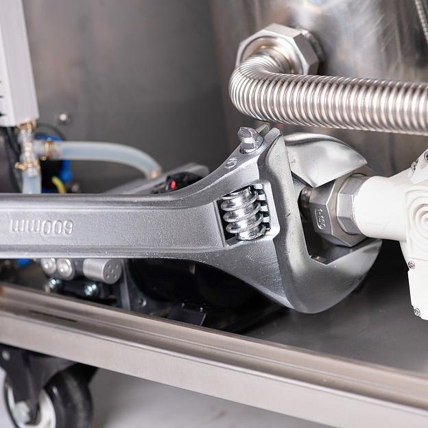 Ключи Deli Разводной ключ Deli DL024A 600мм, диапазон регулировки 0-62мм, инструментальная сталь, хромированная отделка фото 7