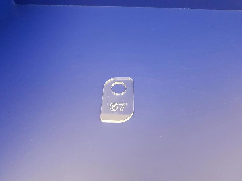 Номерки гардеробные , гравировка-быстроходом. фото 7