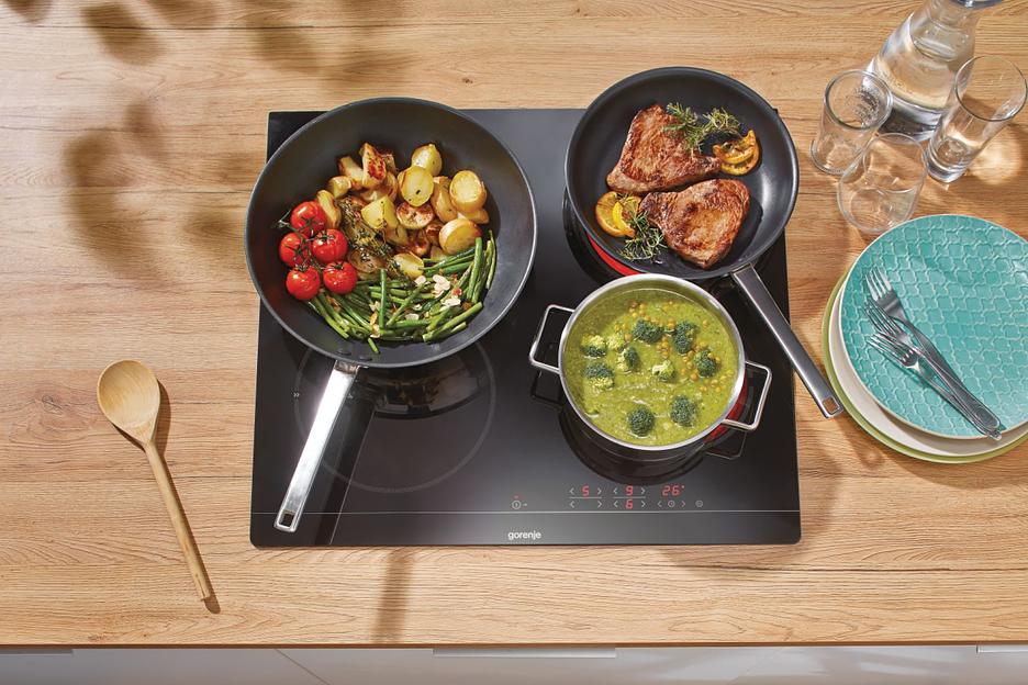 Индукционная варочная поверхность Gorenje CT41SC черный фото 7