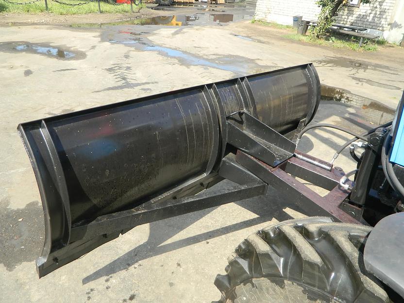 Отвал коммунальный гидроповоротный «МТЗ-82.1 ОС-2,4-01» фото 1