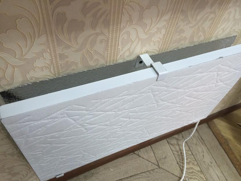 Самоклеящийся отражатель на стену опт фото 1