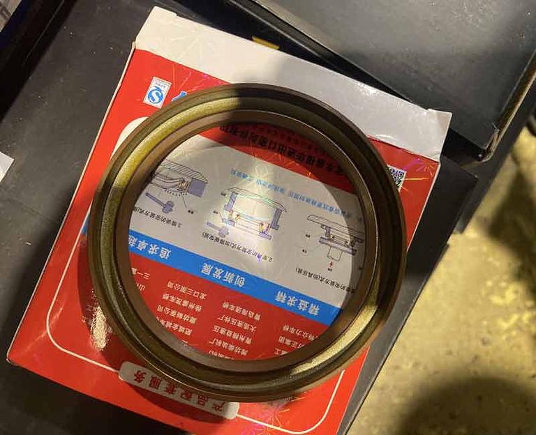 Сальник передней ступицы МВ 75х95х10/9,5 9976347 фото 1