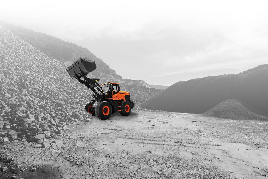 SD Колесный погрузчик SD300 фото 1