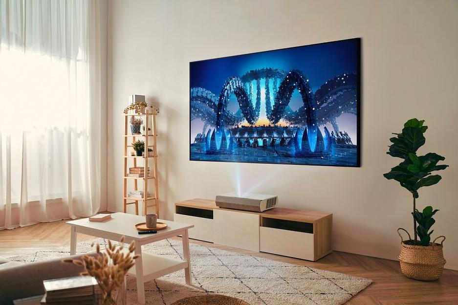 Лазерный ультракороткофокусный проектор Optoma CinemaX P2 фото 1