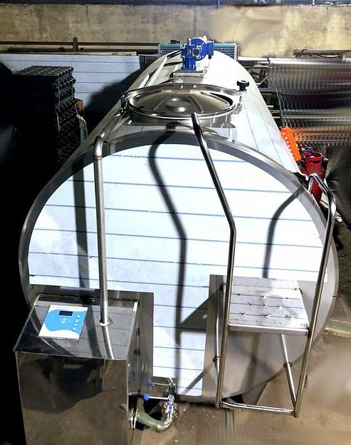 Охладитель молока закрытого типа «Full tank» 3-х дойный 1500л фото 2