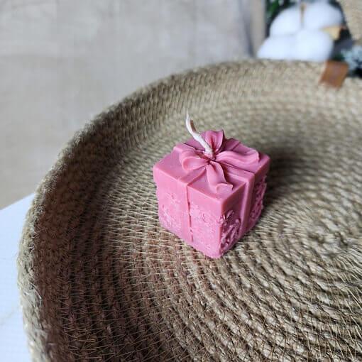 Свеча в форме «Подарок» ОПТ фото 1