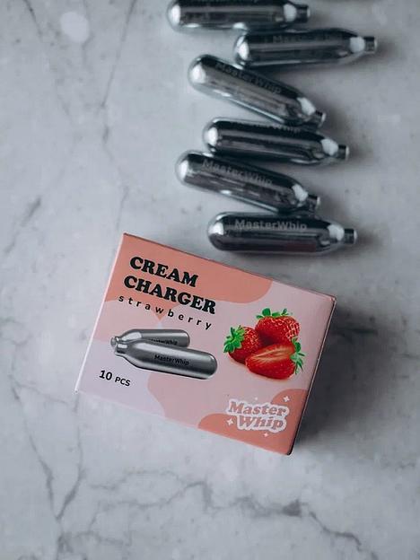 Баллончики для сифона для взбивания сливок (N2O) 10 шт/уп. вкус клубника MasterWhip /1/36/ фото 1