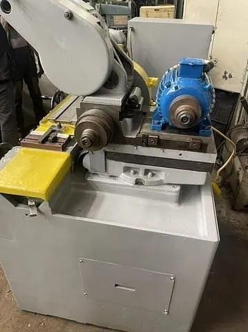 Кругло-шлифовальный станок Heckert SU 125x200 фото 4