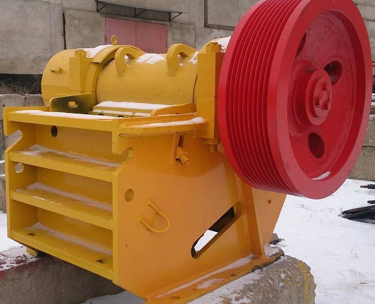 Щековая дробилка ЩД–2,5×9 (СМД-111) фото 1