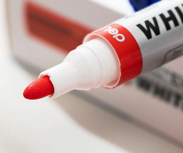 Маркер для досок Deli EU016-RD Everyu пулевидный пиш. наконечник 2.5мм заправляемый красный фото 2