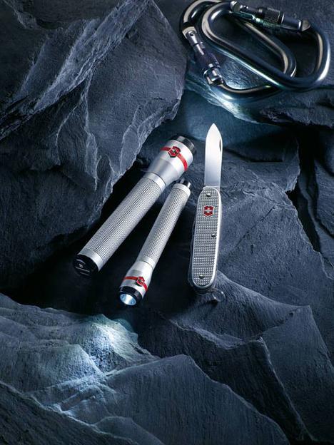 Нож перочинный Victorinox Farmer Alox (0.8241.26) 93мм 9функций серебристый карт.коробка фото 2