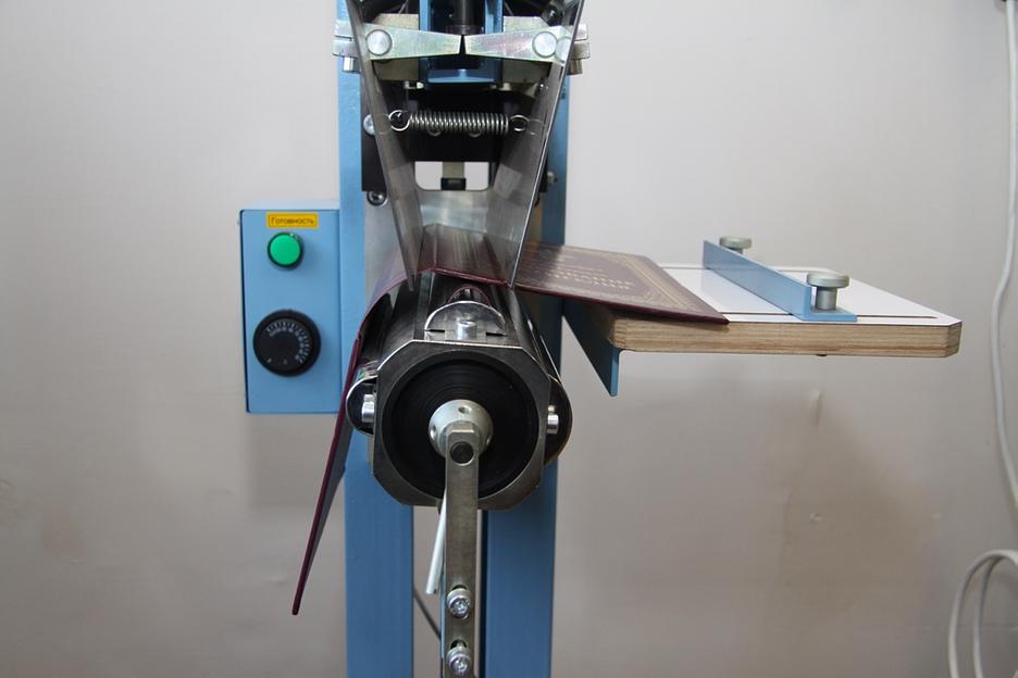 Станок кругления корешка переплетной крышки КПК-300 фото 3