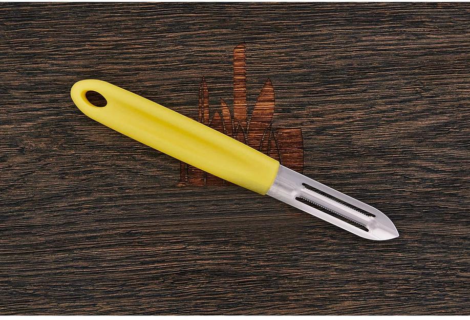 Овощечистка для овощей и фруктов Victorinox Swiss Classic желтый (7.6077.8) фото 4