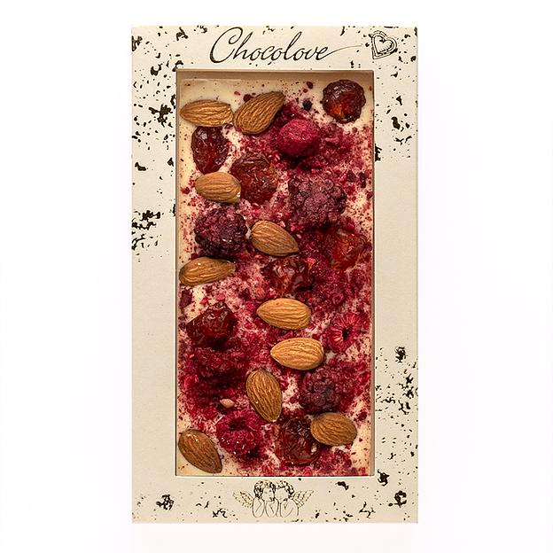 Белый шоколад ручной работы Chocolove с ежевикой, вишней, малиной и миндалем фото 1