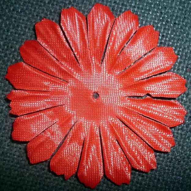 Заготовка для ромашки Красная 1 слой 7,5см 2150шт/кг фото 1