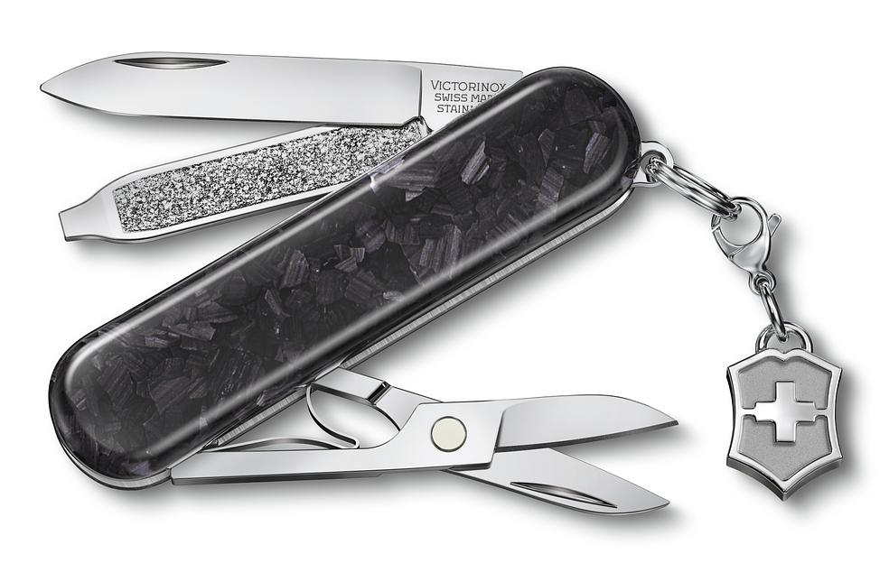 Нож перочинный Victorinox Classic Brilliant Carbon (0.6221.90) 58мм 5функц. черный/серебристый подар.коробка фото 1
