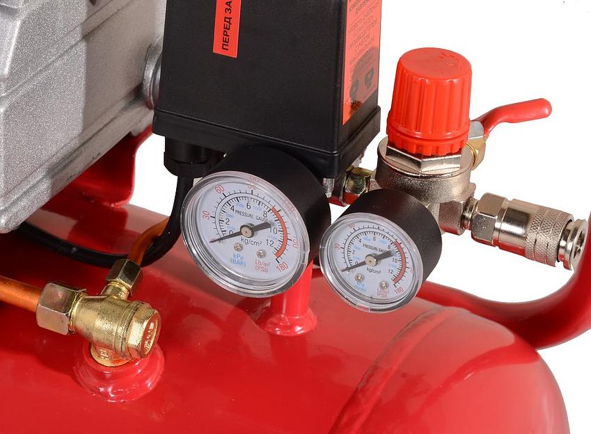 Компрессор поршневой Ресанта КП-50/240М масляный 240л/мин 50л 1600Вт красный/черный фото 4